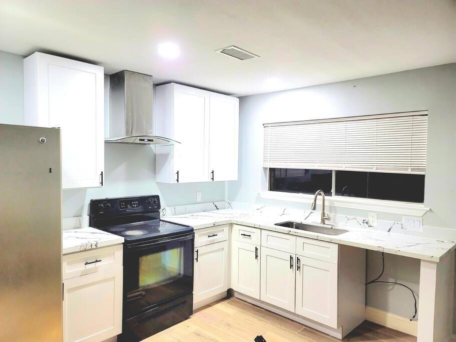 77072 New Remodeled Cute Townhome Sw Houston Esterno foto